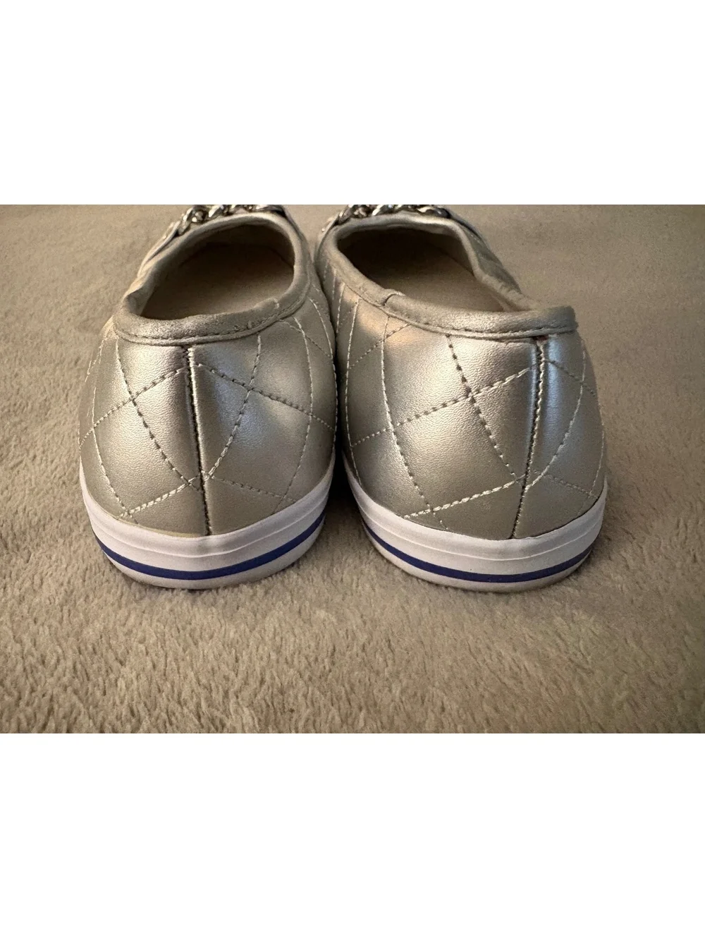 Cloudwalkers by Avenue Katie Silver Quilted Chain Flats 9.5W